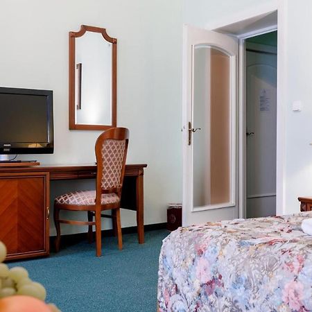 Hotel Ester 카를로비바리 외부 사진