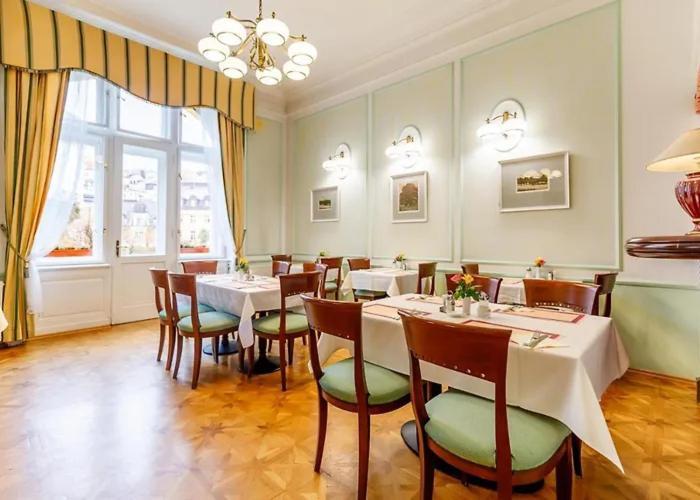 Hotel Ester 카를로비바리 외부 사진