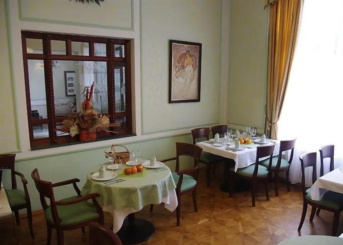 Hotel Ester 카를로비바리 외부 사진