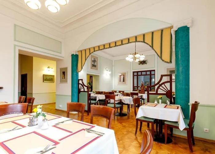 Hotel Ester 카를로비바리 외부 사진