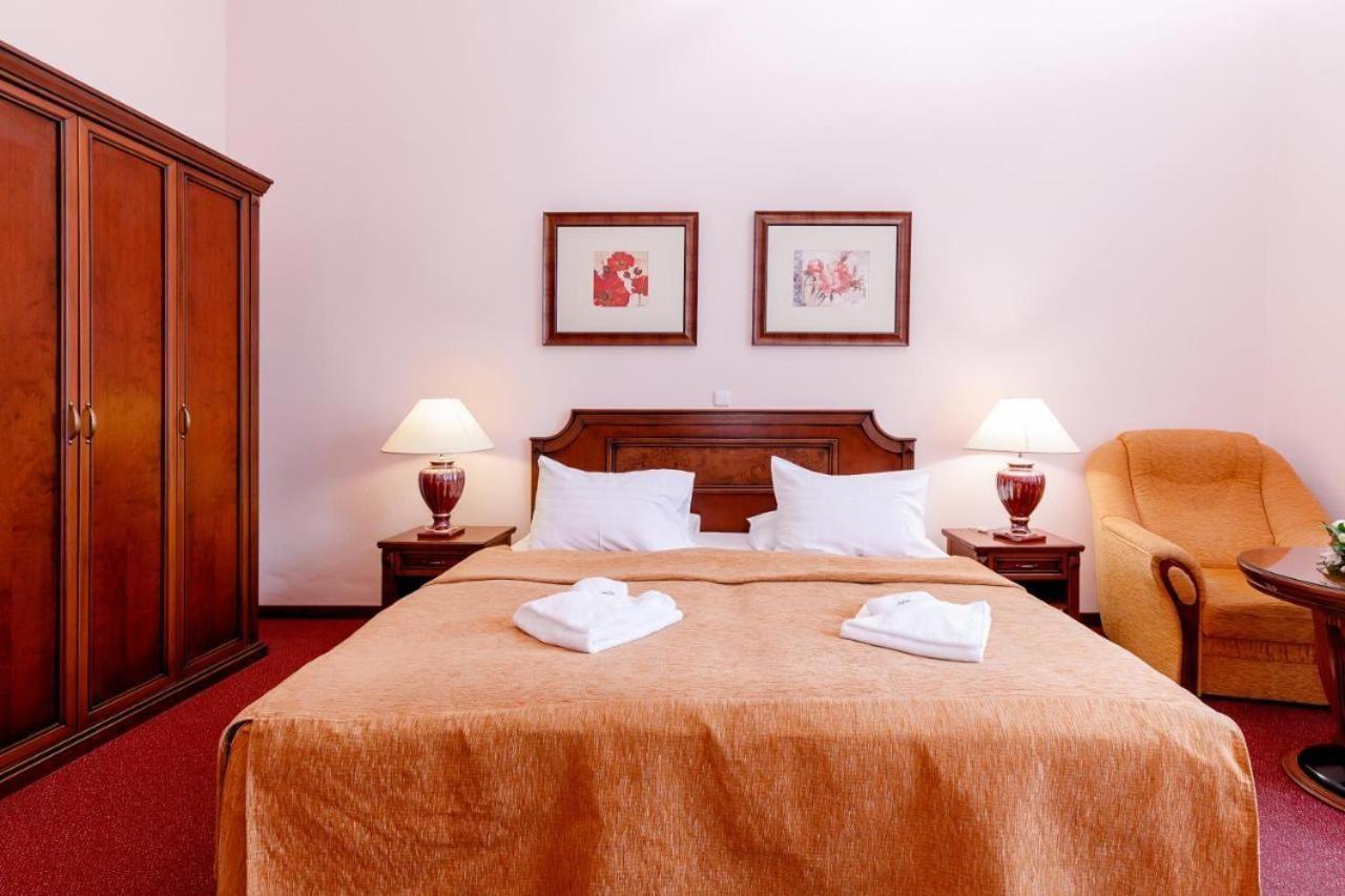 Hotel Ester 카를로비바리 외부 사진
