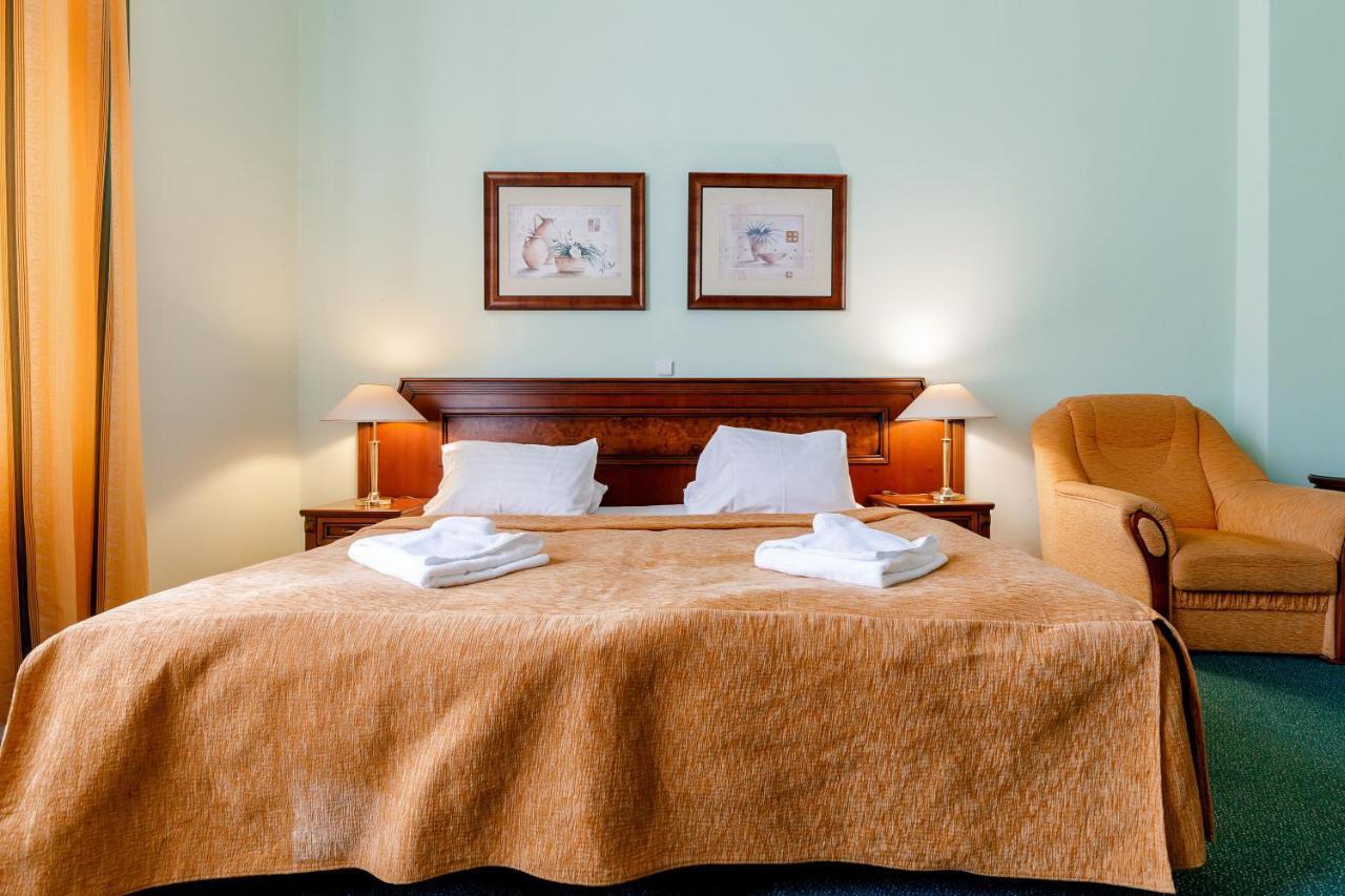 Hotel Ester 카를로비바리 외부 사진