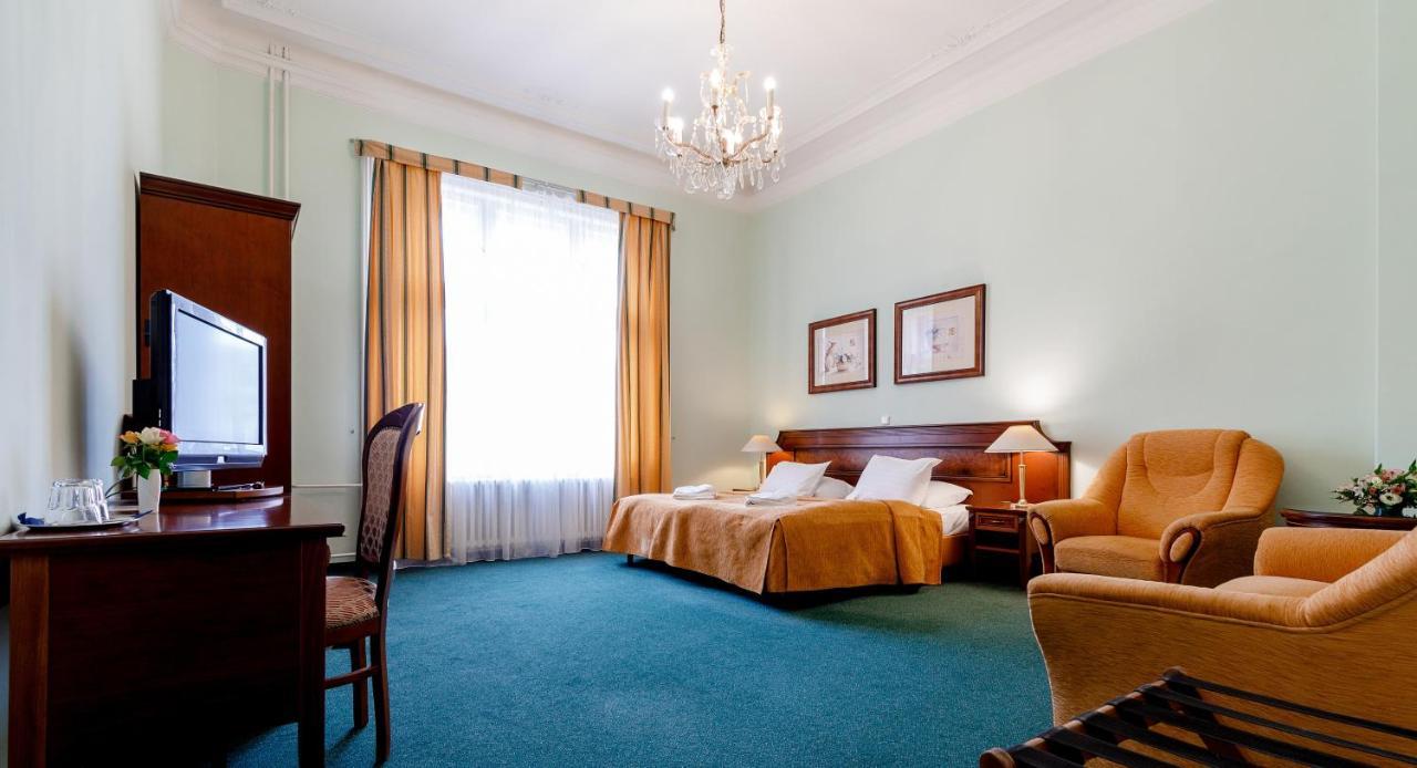 Hotel Ester 카를로비바리 외부 사진