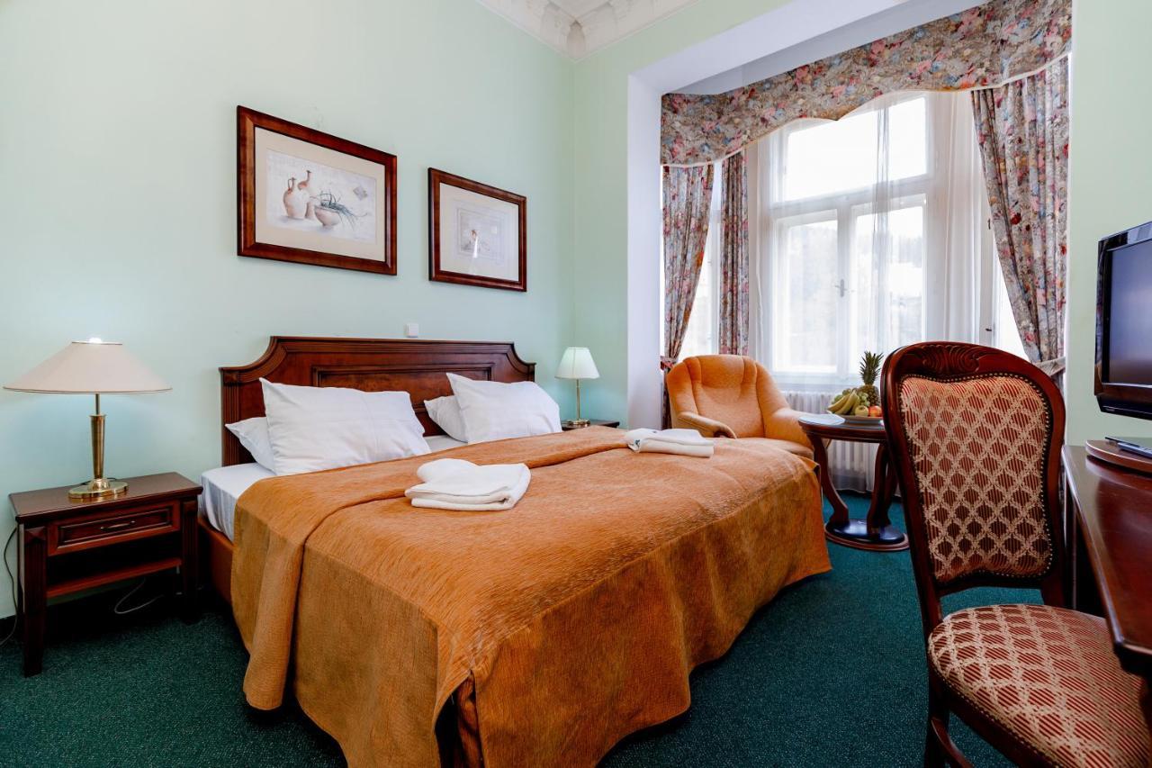 Hotel Ester 카를로비바리 외부 사진