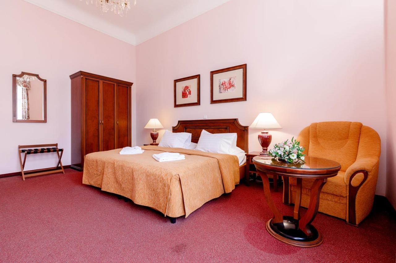 Hotel Ester 카를로비바리 외부 사진