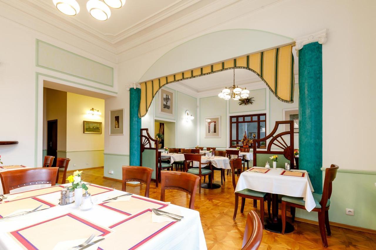 Hotel Ester 카를로비바리 외부 사진