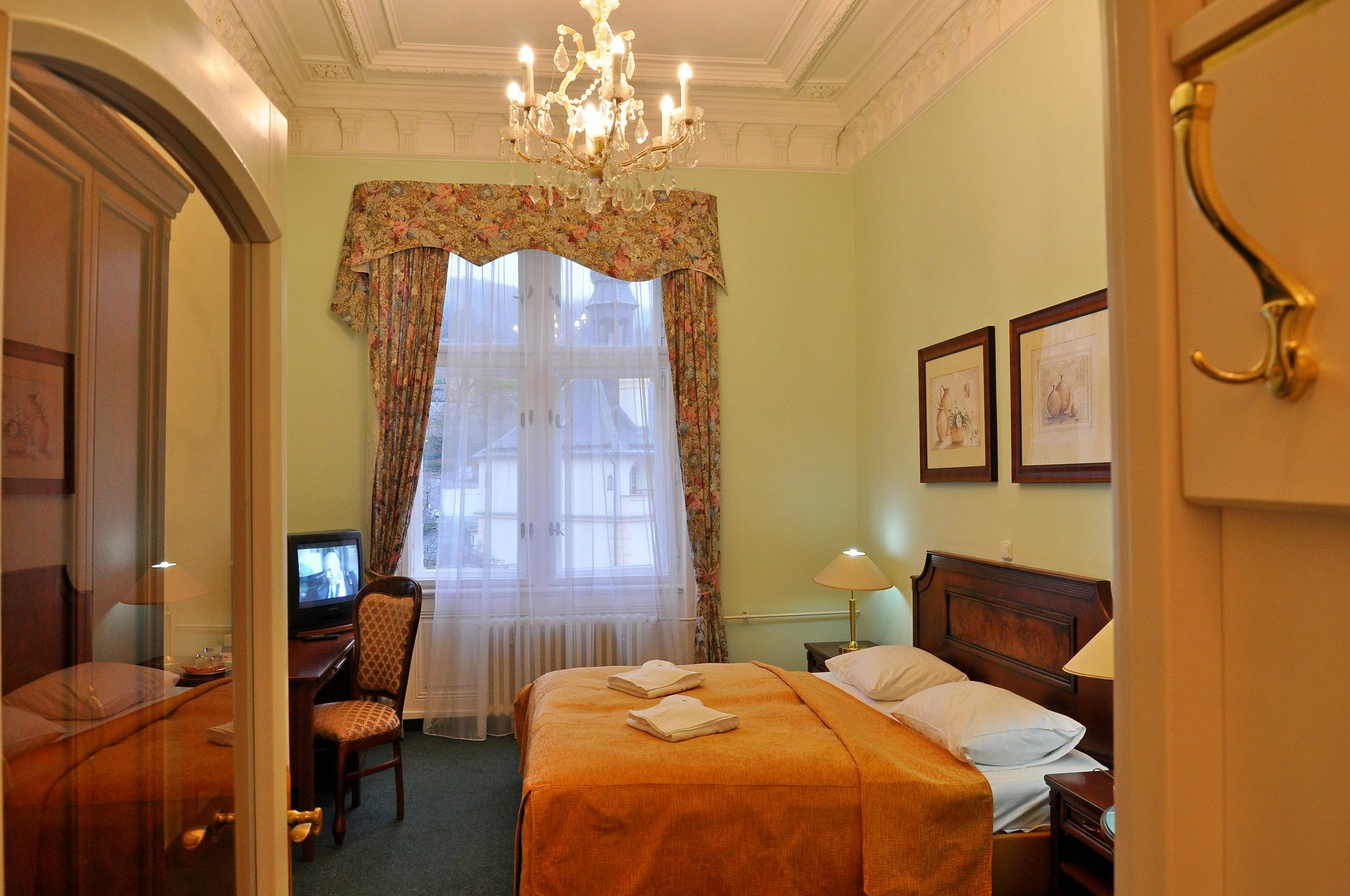 Hotel Ester 카를로비바리 외부 사진