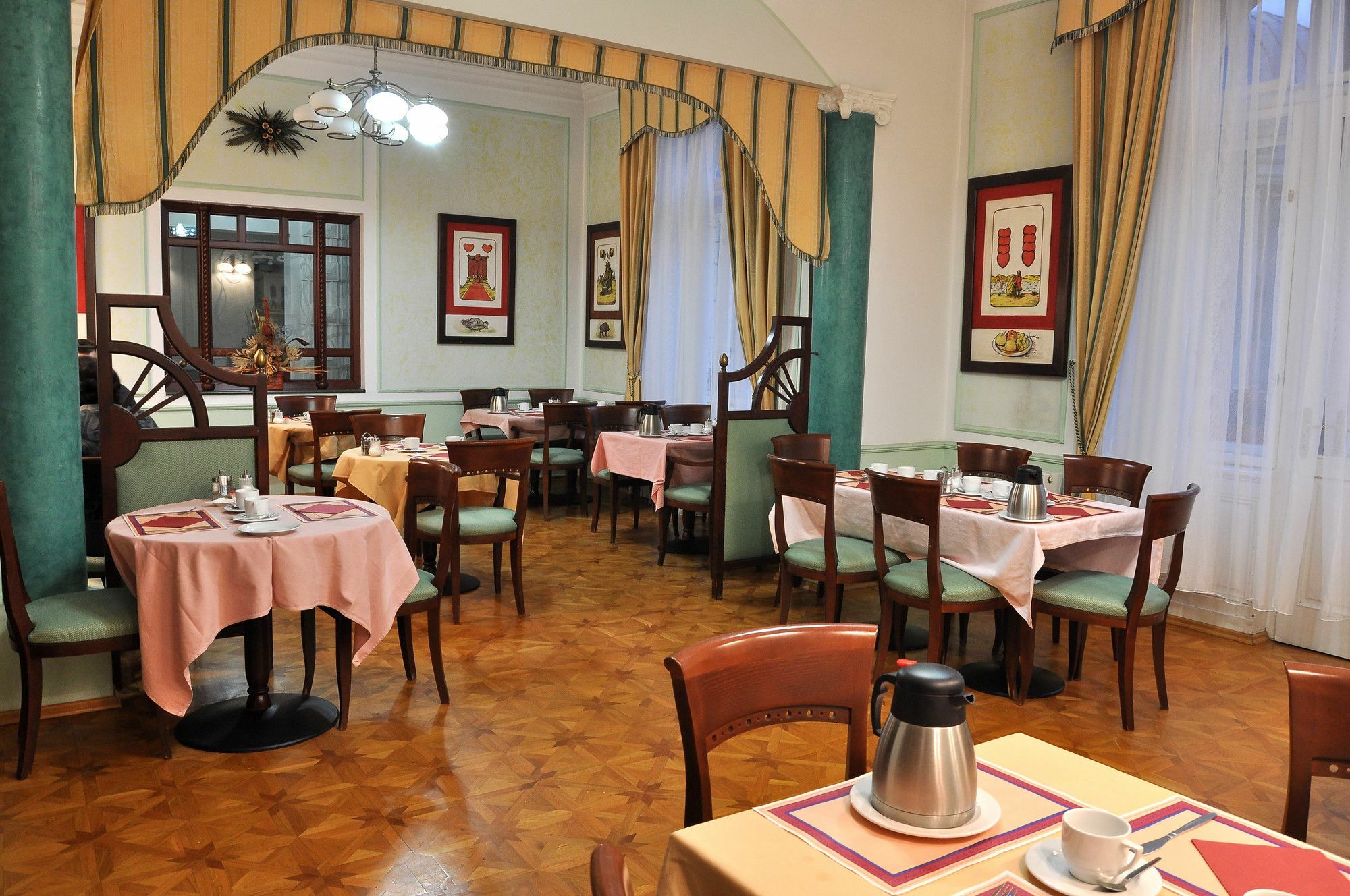 Hotel Ester 카를로비바리 외부 사진