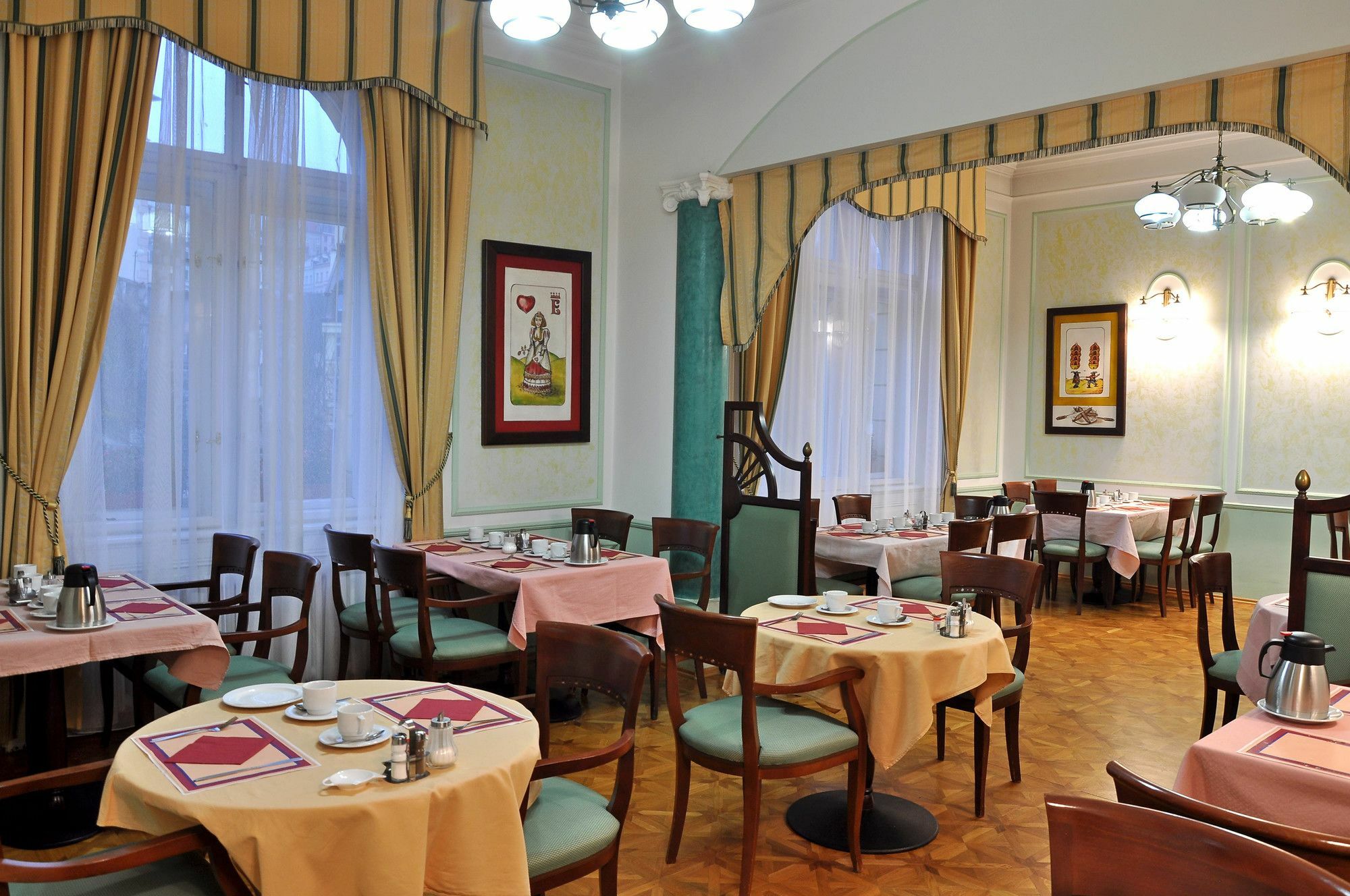 Hotel Ester 카를로비바리 외부 사진