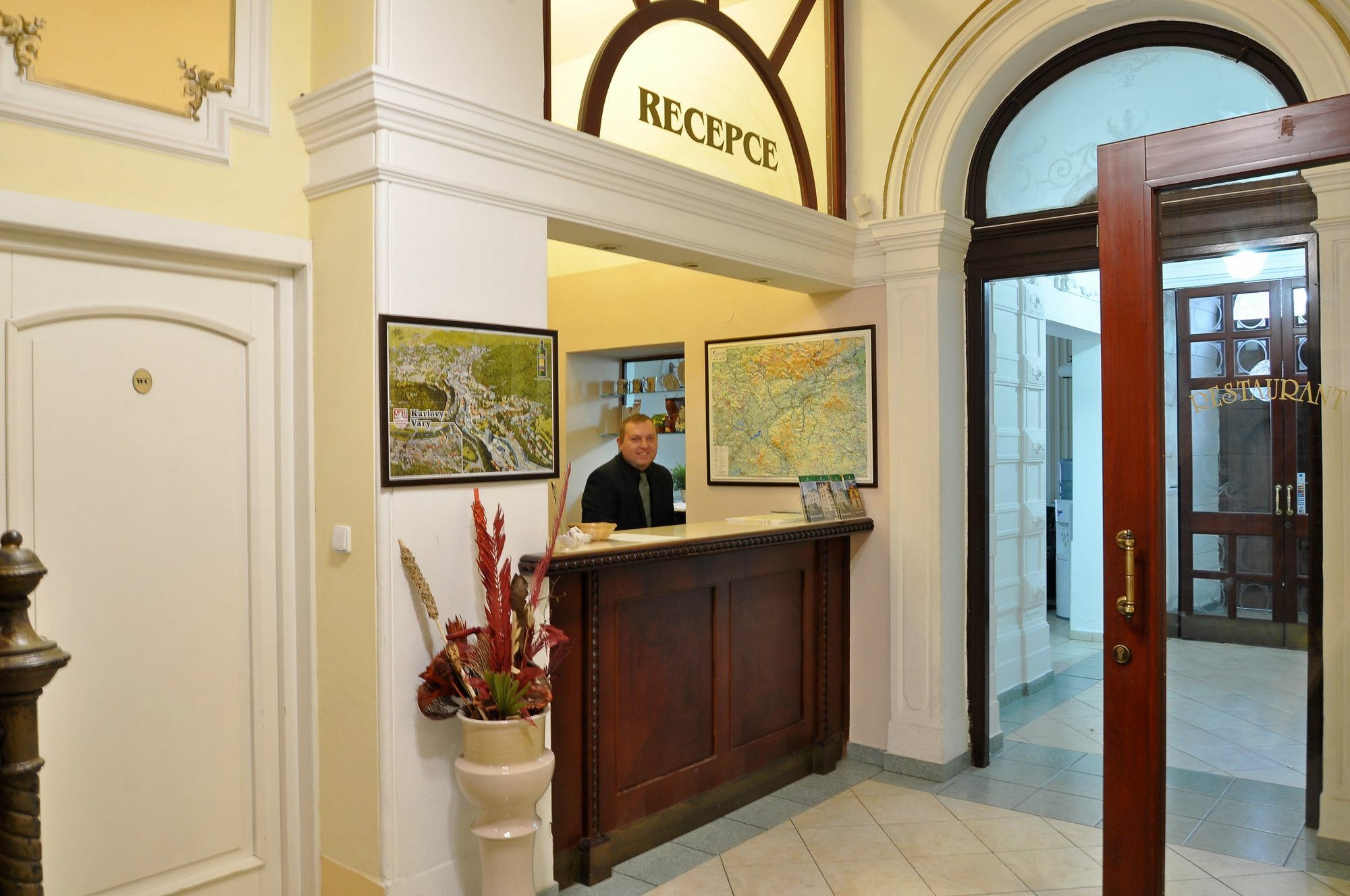 Hotel Ester 카를로비바리 외부 사진