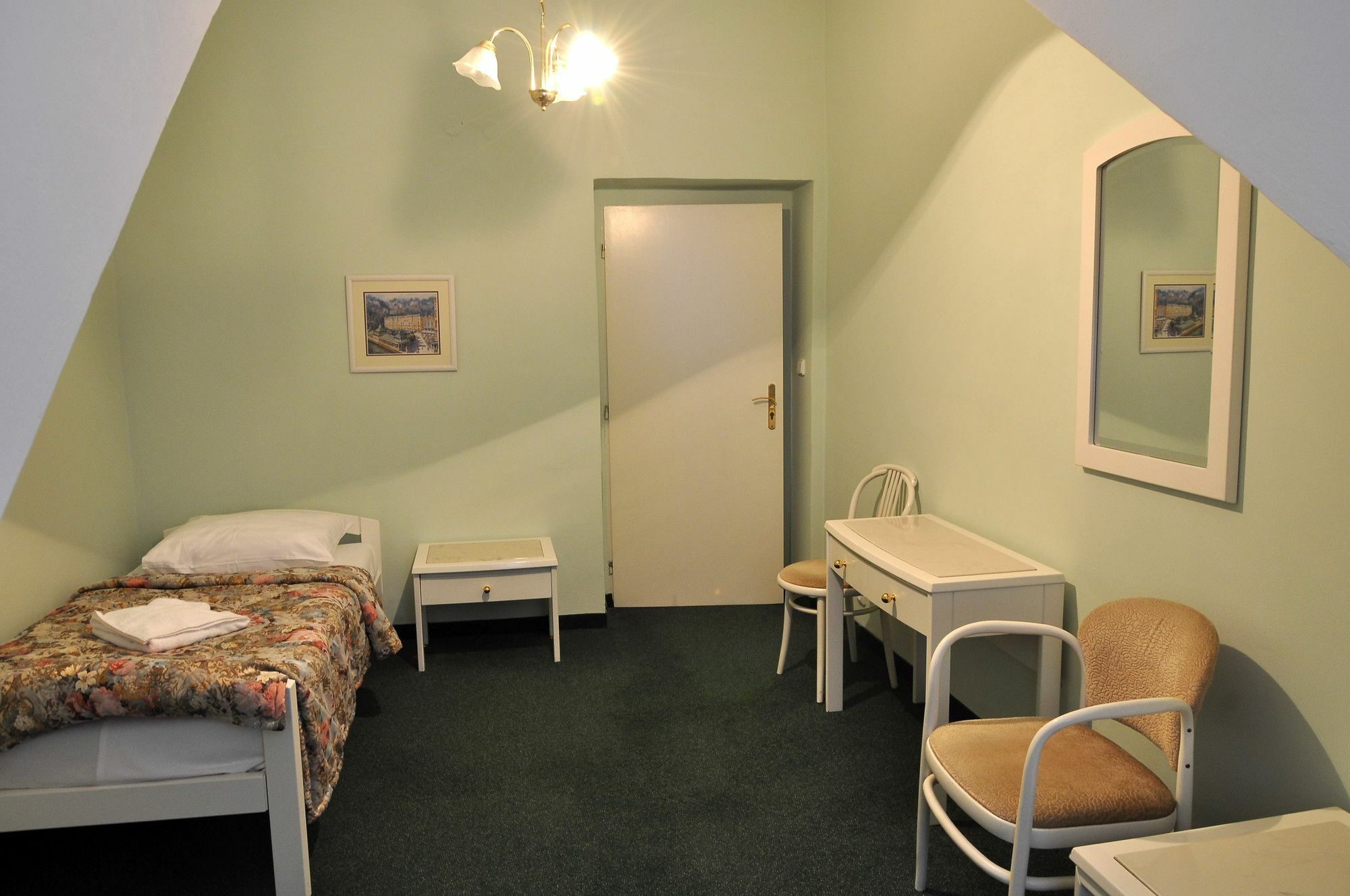 Hotel Ester 카를로비바리 외부 사진